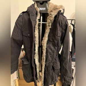 Aritzia Talula parka jacket with removable faux fur lining